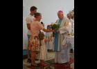 Farníci děkují biskupovi za návštěvu